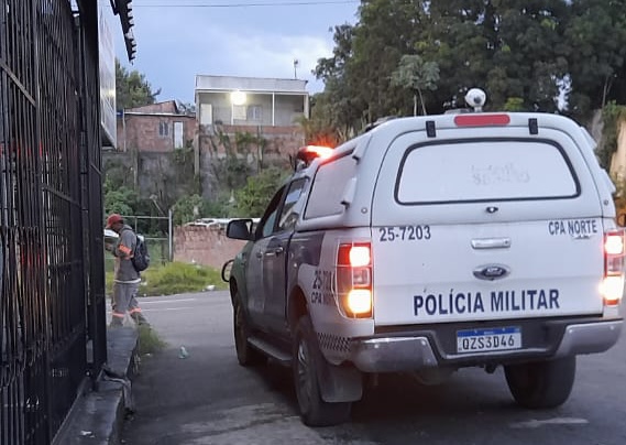 Urgente: moradores encontram homem m0rto a facad4s no Alfredo Nascimento