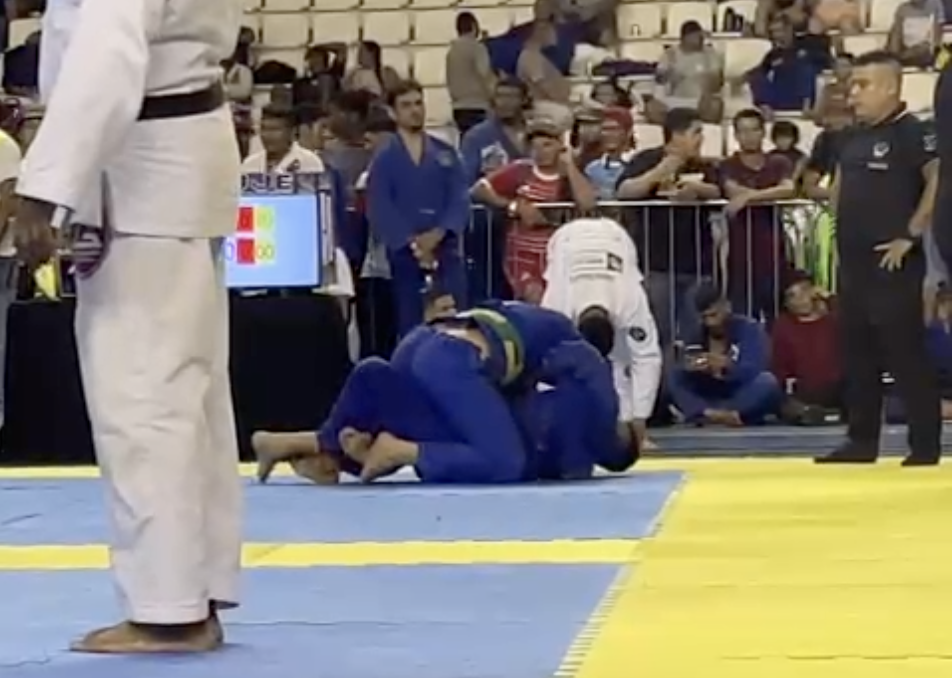 VÍDEO: veja momento em que pistoleiros m4t4m atleta em competição de jiu-jitsu no AM