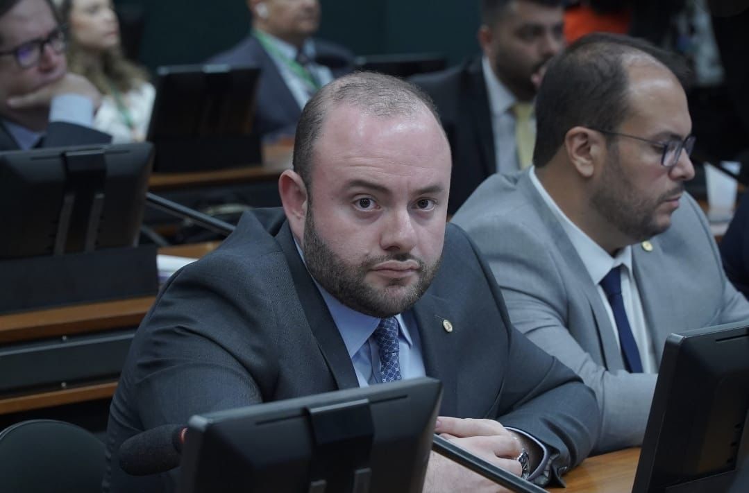 Fausto Santos Júnior critica visita de Nicolás Maduro que deve US$ 1 bilhão ao Brasil