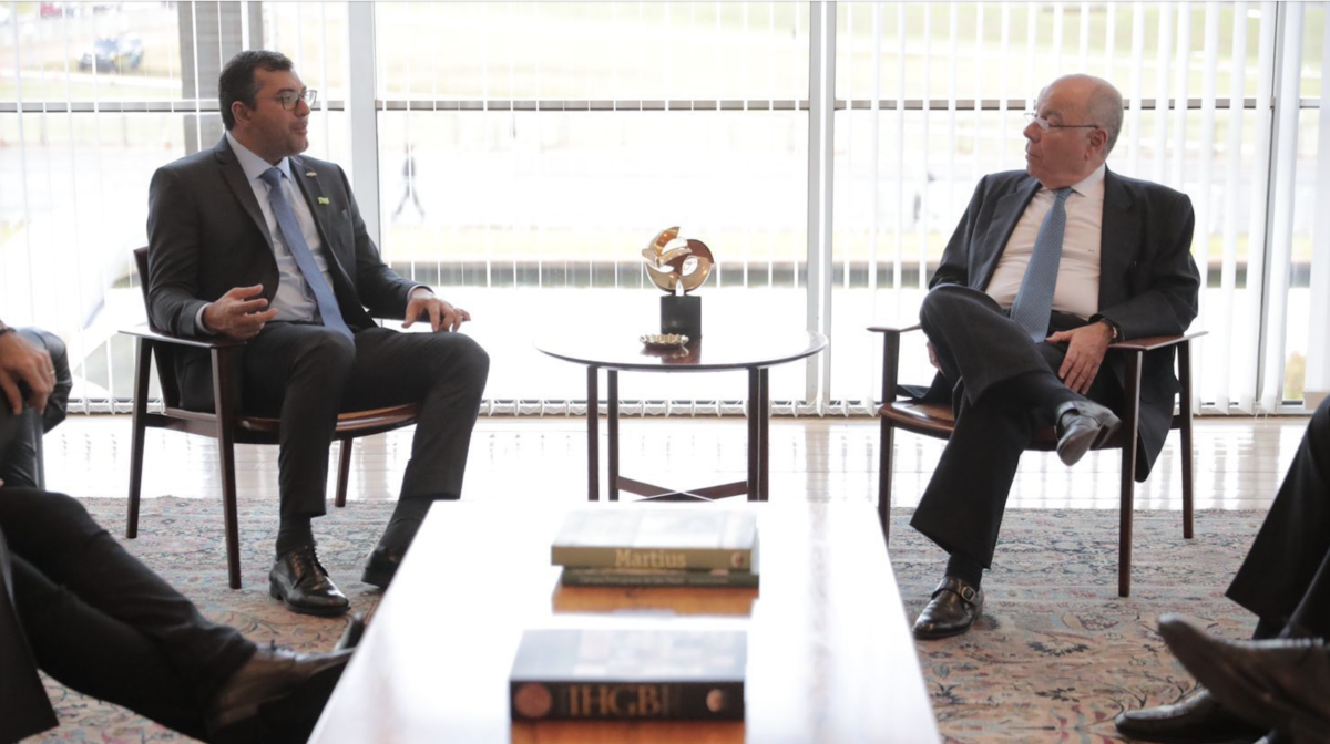 Wilson Lima articula com Governo Federal a instalação de posto para emissão de visto americano no Amazonas