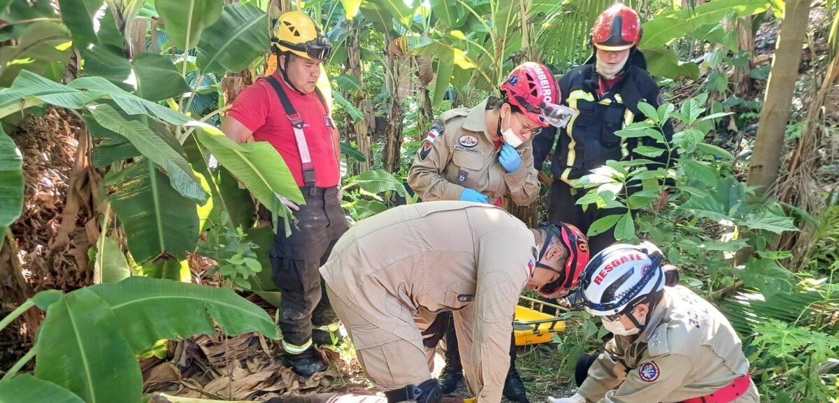 Homem é resgatado antes de ser mort0 por tr4ficantes em matagal do bairro Novo Aleixo; veja vídeo