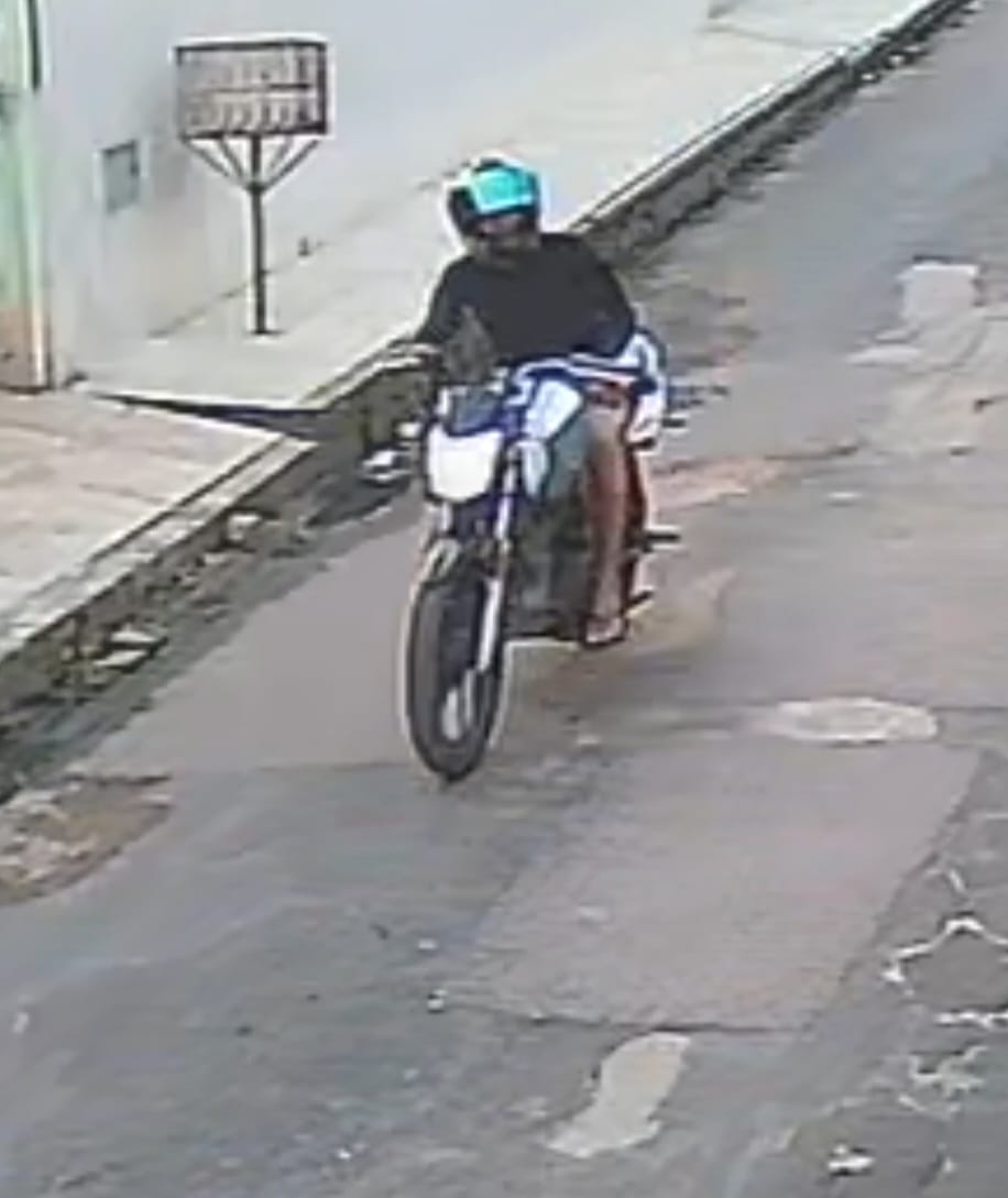 Motoqueiro misterioso tem aterrorizado os moradores do bairro Japiim; veja vídeo