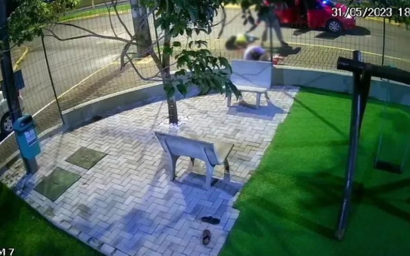 Homem m0rr3 e mulher fica f3rida em ataque de pistoleiros dentro de condomínio; veja vídeo