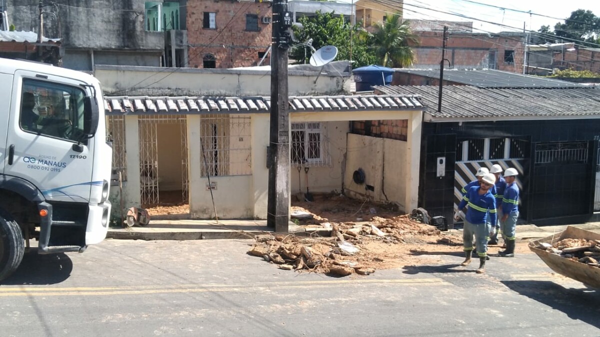 Serviço “mal feito” da Águas de Manaus causa transtornos a idoso de 79 anos na zona leste; veja vídeo