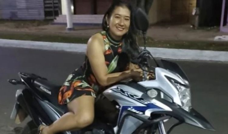 Mulher é ass4ssinada a tiros na frente da irmã ao chegar em casa