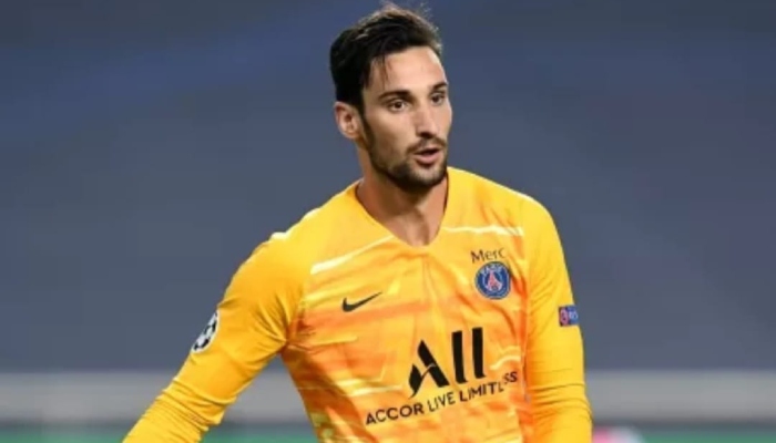 Sergio Rico, goleiro do PSG, segue em estado grave, após levar coice de cavalo no pescoço