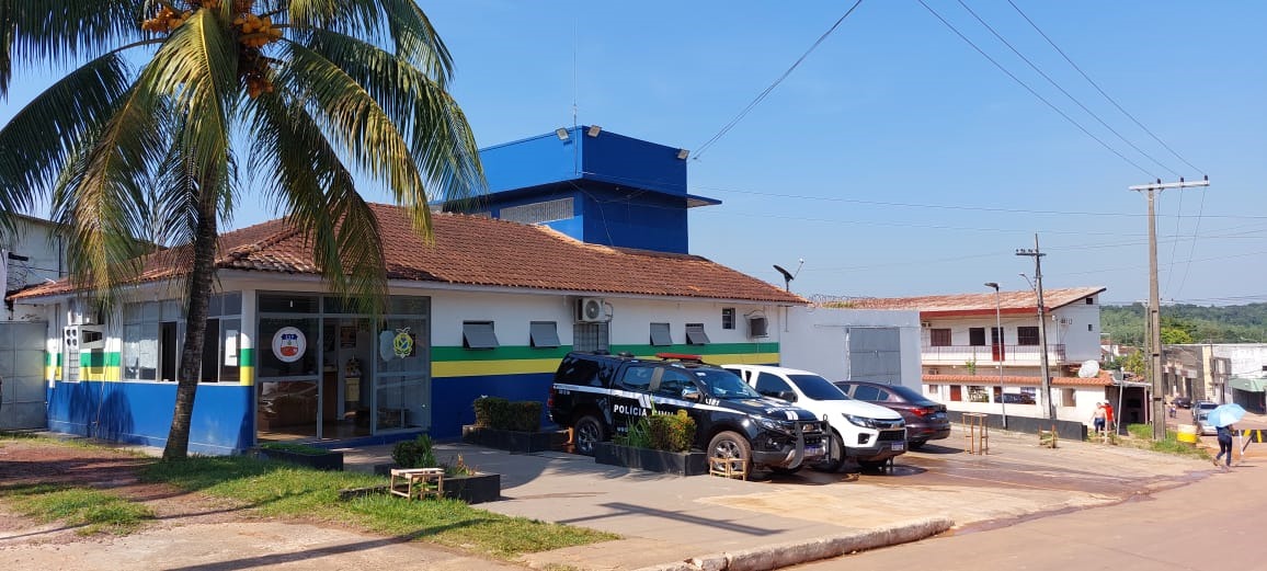 Em Presidente Figueiredo, homem é preso por queimar mãos do filho de 3 anos