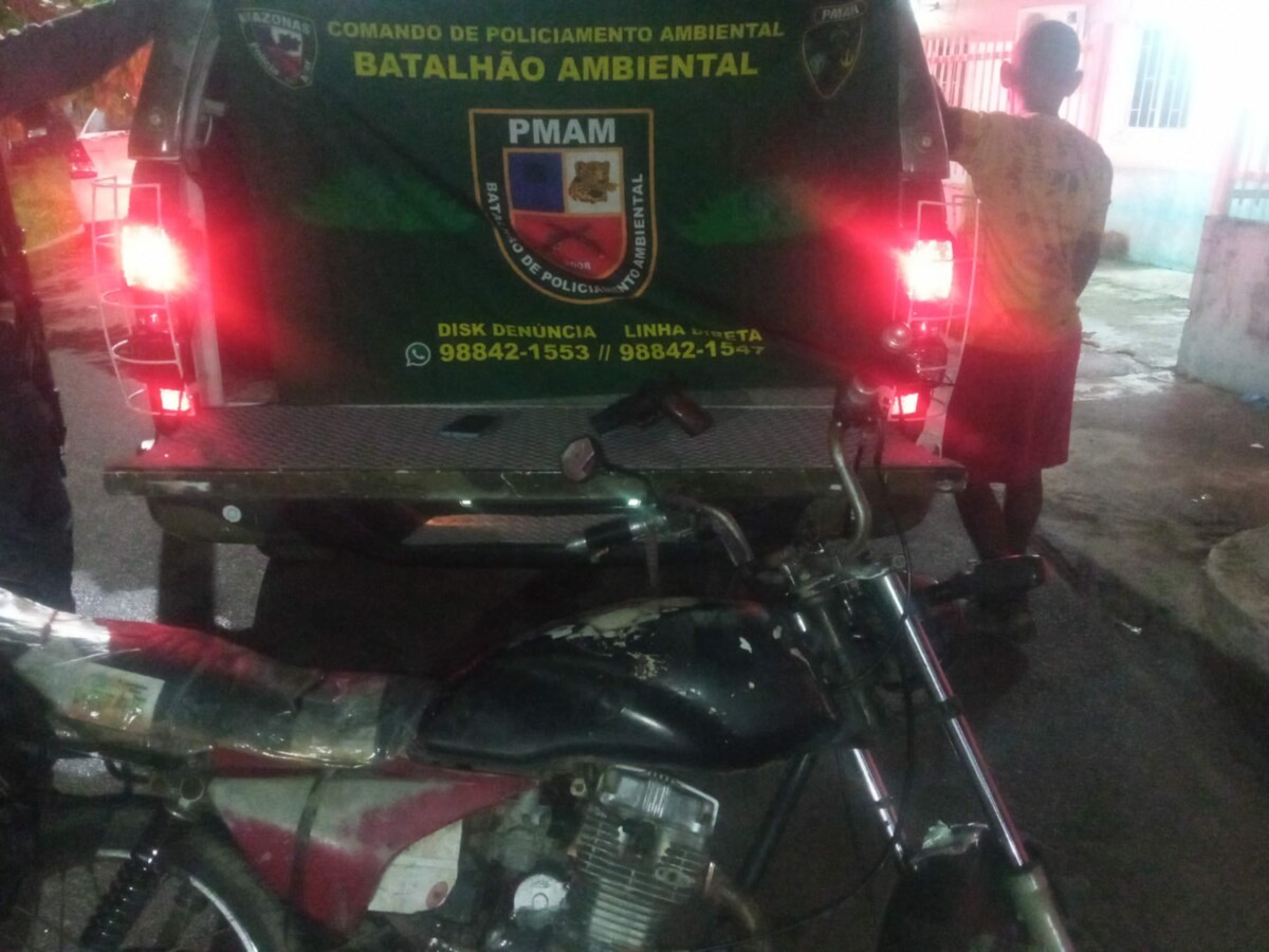 Dupla assalta homem, mas se depara com a polícia enquanto fugia pela AM-070