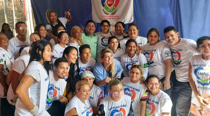 Portal do Zacarias e Instituto Nobre promovem ação social e distribuem alimentos no bairro Petrópolis