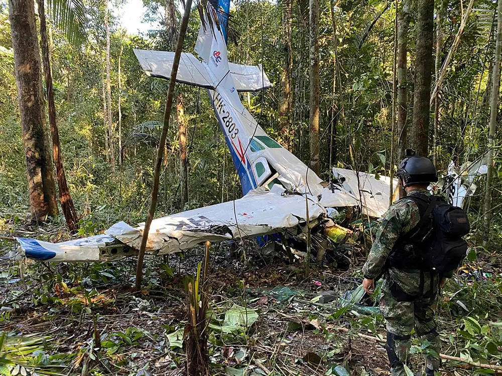 Mãe de irmãos resgatados em selva colombiana agonizou por quatro dias após desastre aéreo