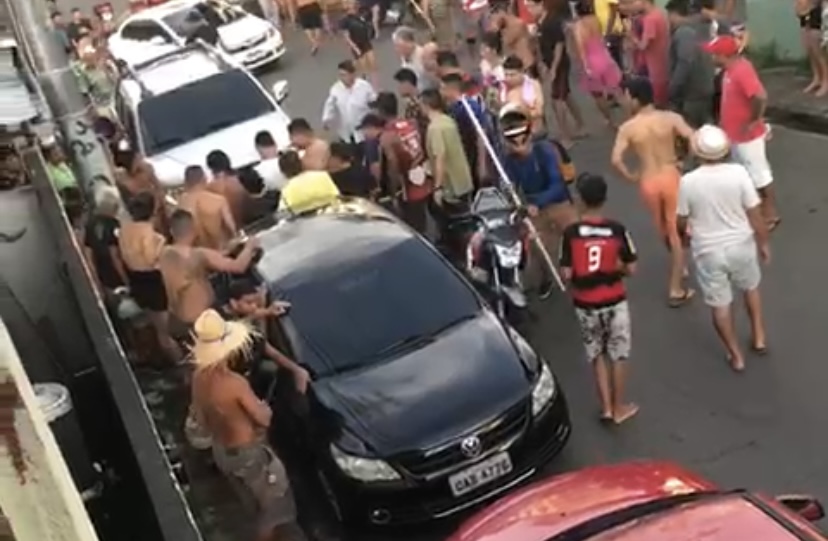 Urgente: jovem é assassinad0 em roda de amigos no Morro da Liberdade; veja o vídeo