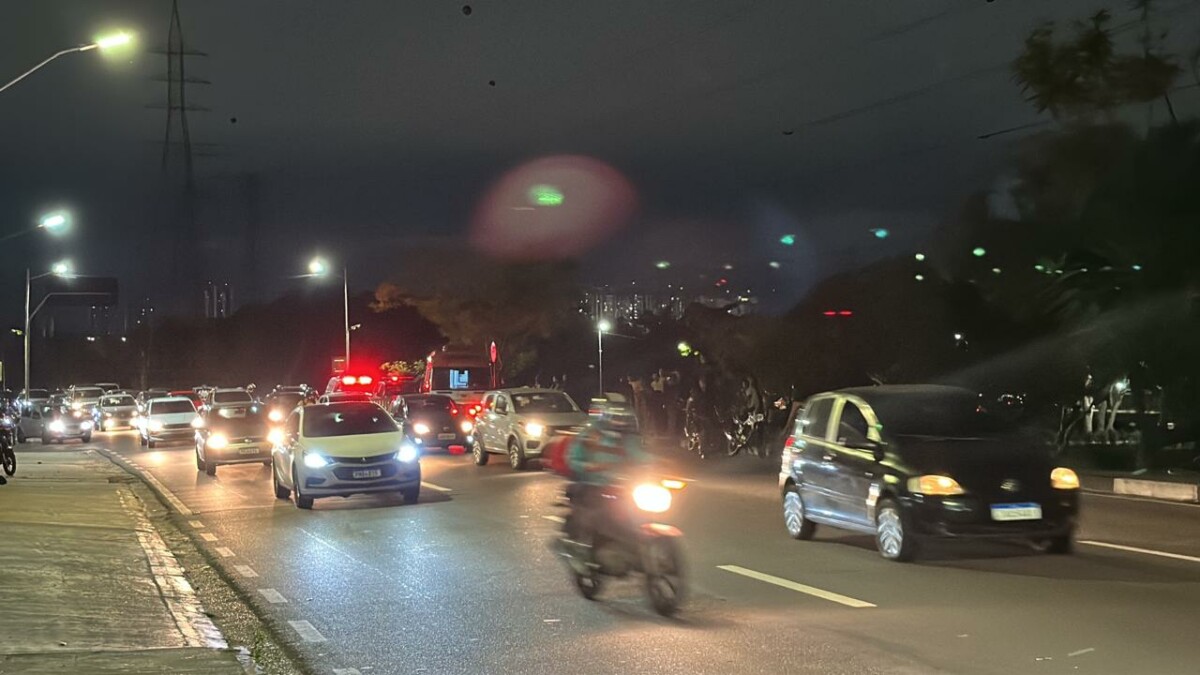 Idoso morre após ser esmag4d0 por carros na avenida das Torres; veja vídeo