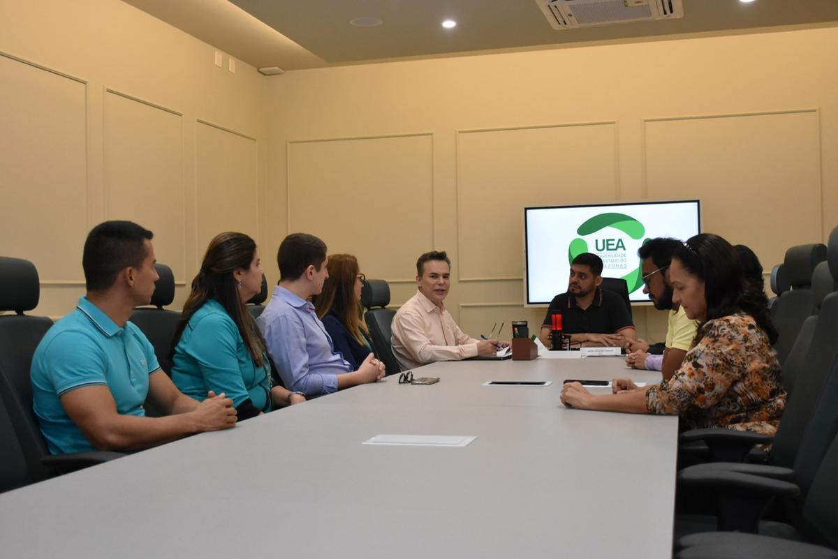 UEA lança editais de apoio à pesquisa e pós-graduação
