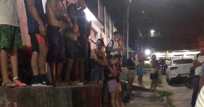 Urgente: grave acidente entre “amarelinho” e motocicleta deixa dois m0rtos no Novo Reino; veja