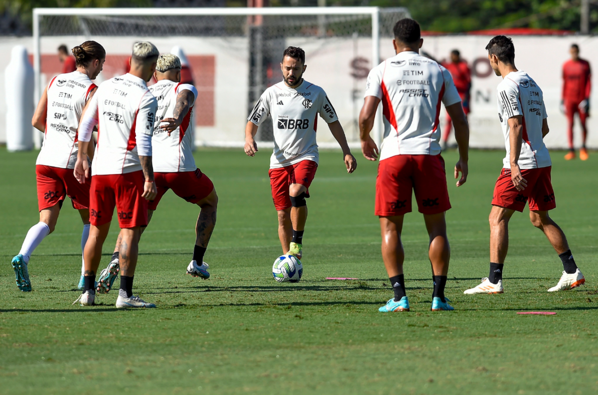 Flamengo faz últimos ajustes para enfrentar Bragantino pelo Brasileirão