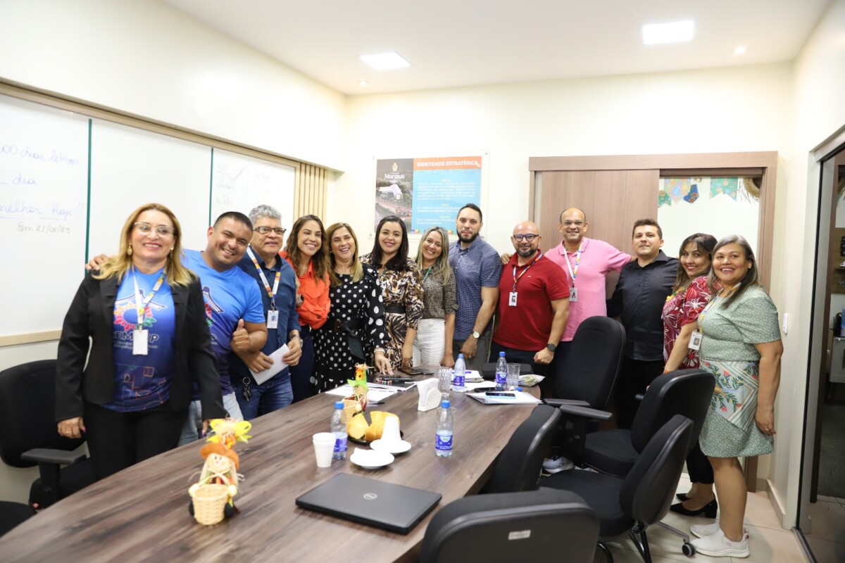 Reconhecimento e valorização: Programa da Prefeitura de Manaus beneficia mais de 650 servidores da educação