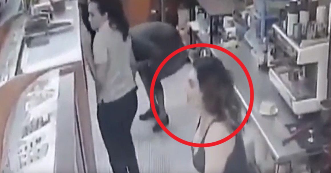 Belíssima esposa de traficante é execut4d4 com t1ros de fuzil na c4beça; veja vídeo