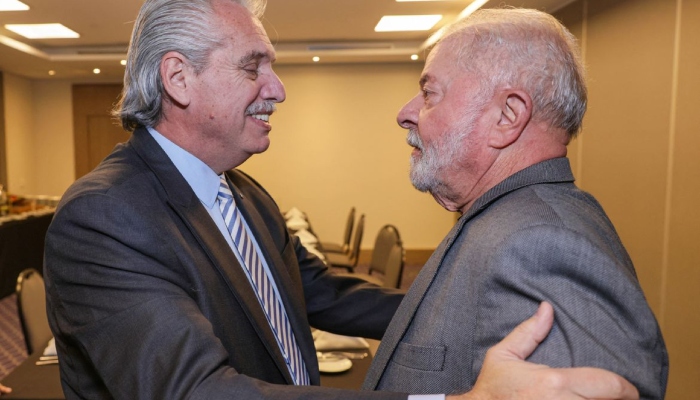 Lula tem se encontrado mais com o presidente da Argentina do que com seus 20 ministros brasileiros