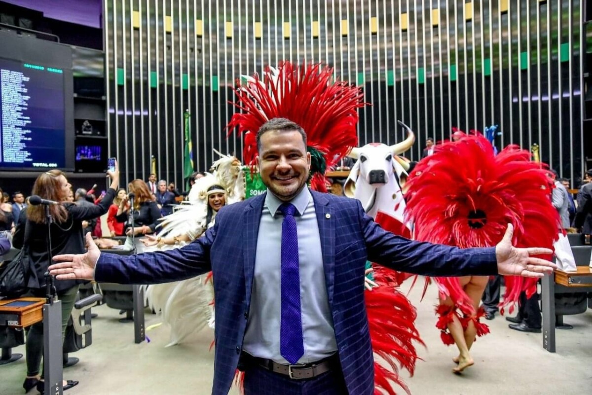 Projeto do Capitão Alberto Neto reconhece Festival de Parintins e os Bois como manifestação da cultura nacional