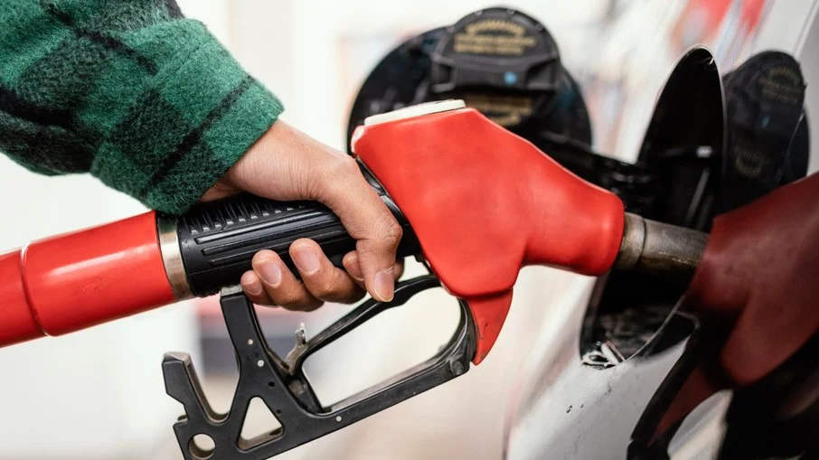 Alerta: preço de gasolina e etanol pode aumentar a partir de sábado (1)