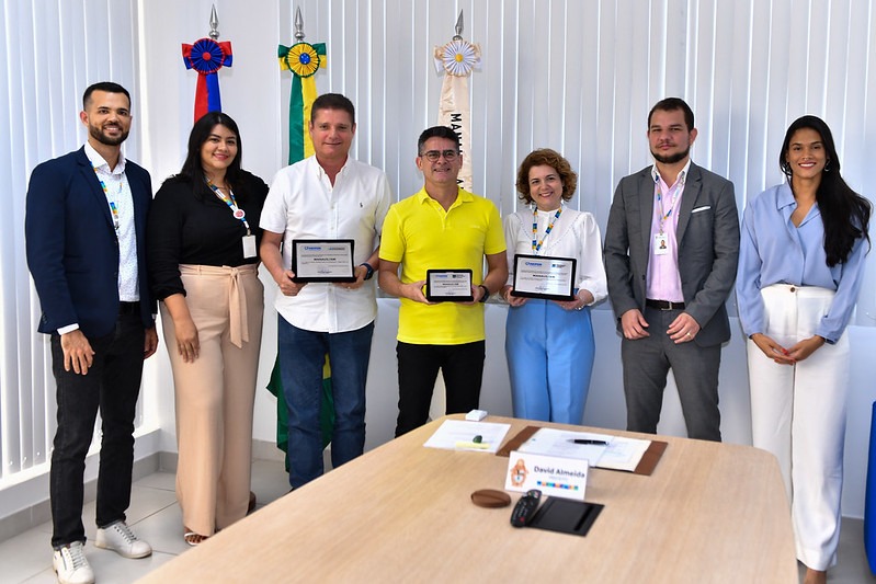 Prefeito assina PCCR dos servidores da Manaus Previdência