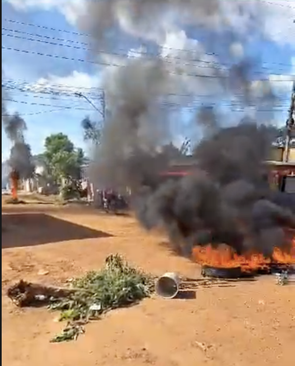 Itacoatiara pede socorro: moradores se unem em protesto pela falta de infraestrutura; veja vídeo
