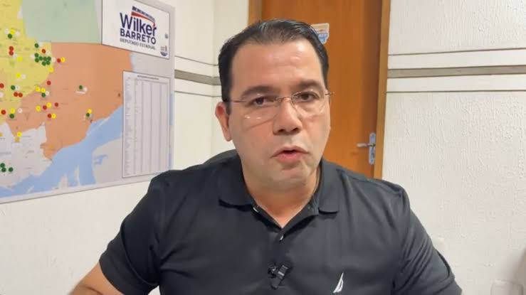‘O rei da mentira’: deputadas processam Wilker Barreto por ser dono de linha que espalha Fake News