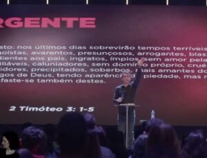 Deputado Nikolas Ferreira convida população para 21 dias de oração pelo Brasil; veja vídeo