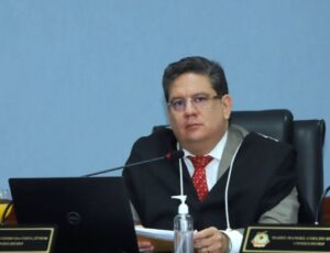 Conselheiro do TCE-AM suspende pregão da Semad para serviços de instalação de ar-condicionados