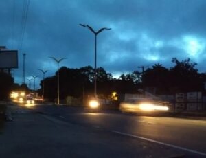 Bairros de Manaus, Iranduba e Manacapuru ficam sem energia após desligamento de disjuntores de fronteira