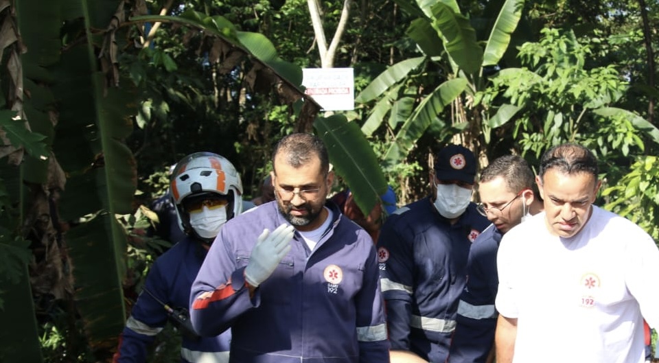 Homem é crivado de bal4 e abandonado para m0rrer em matagal no Santa Etelvina; veja vídeo
