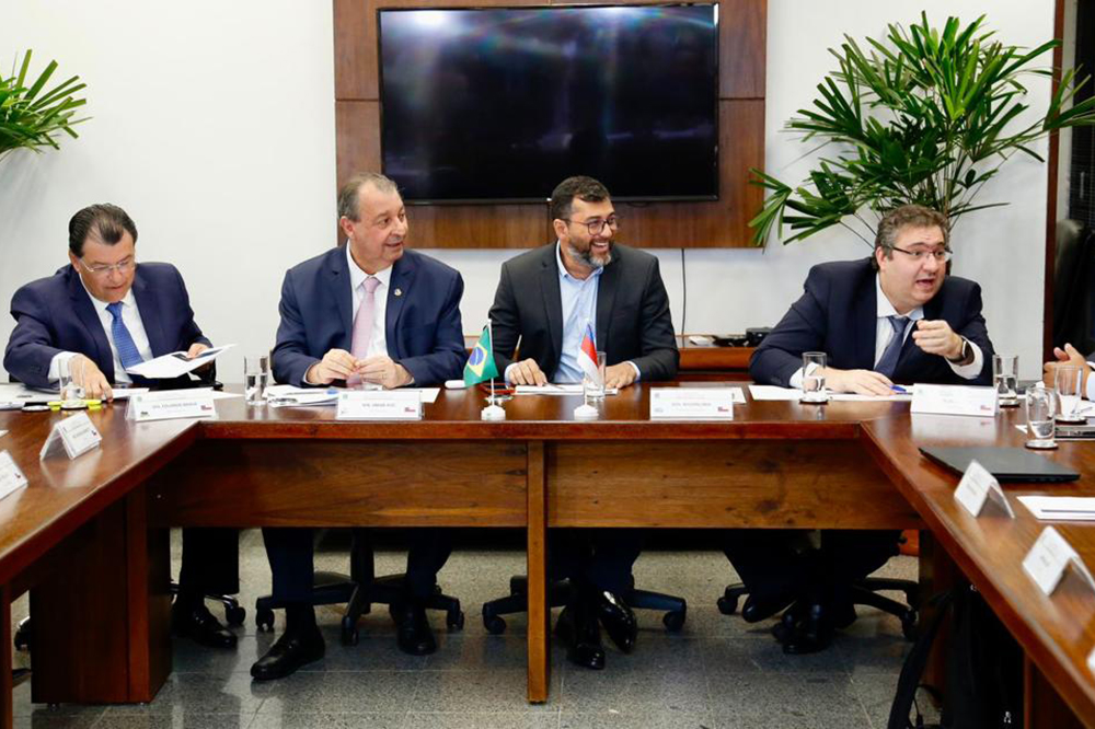 Líder da bancada do AM, senador Omar Aziz reúne governador e parlamentares para defender a ZFM na reforma tributária