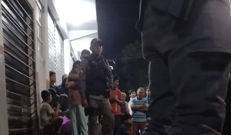 Urgente: açougueiro mat4 homem a facad4s durante discussão no Jorge Teixeira