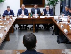 Bancada do Amazonas supera divergências políticas para garantir benefícios à ZFM na Reforma Tributária