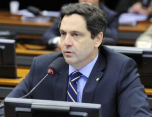 ‘Governadores foram comprados para apoiar reforma tributária’, diz Luiz Philippe de Orléans e Bragança