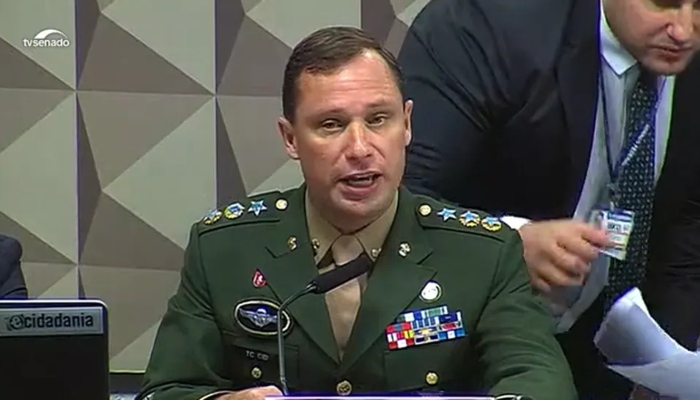 Mauro Cid diz à CPMI do 8 de Janeiro que ficará em silêncio; veja vídeo