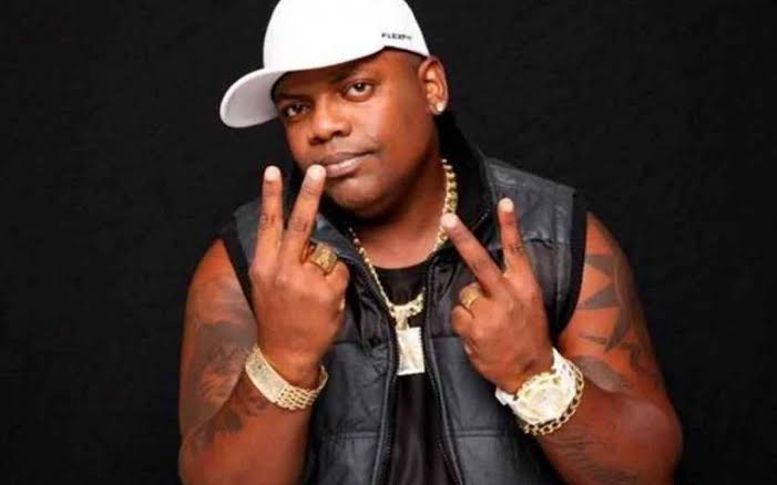 MC Marcinho, do hit ‘Glamurosa’, sofre parada cardíaca e está intubado: “Agora só um milagre!”