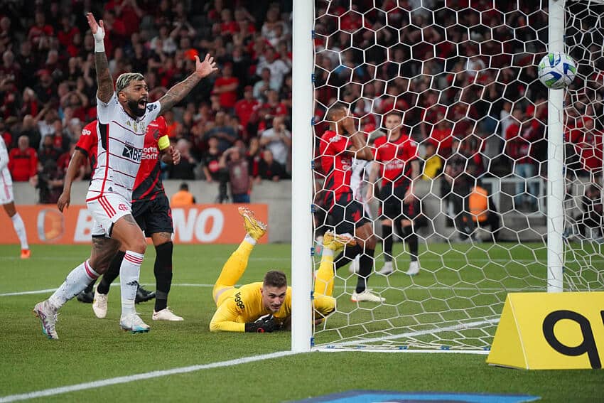 Flamengo avança e enfrenta o Grêmio na semifinal da Copa do Brasil