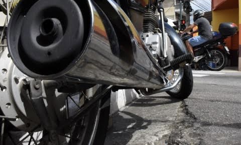 CV passa o ‘bizu’ de m0rte para motoqueiros com escapamento barulhento em Manaus; veja
