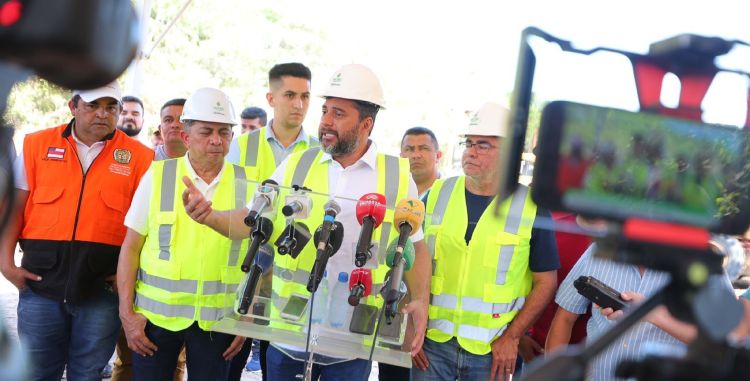 Wilson Lima vistoria obras na AM-010 e destaca importância da via para o desenvolvimento econômico