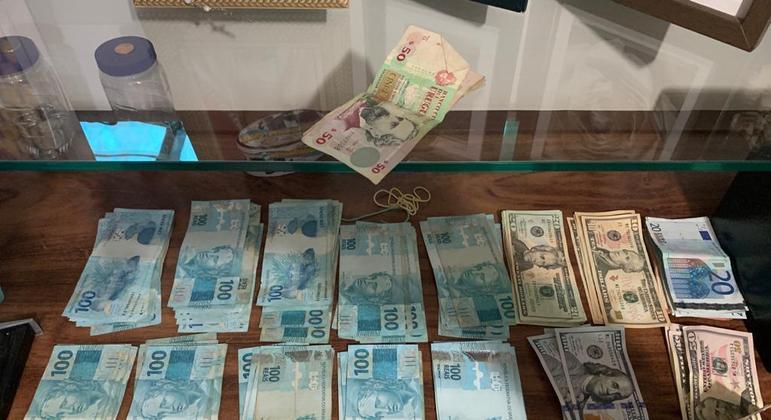 PCC paga aluguel e salário para família viver em casa onde a facção esconde dinheiro do tráfico