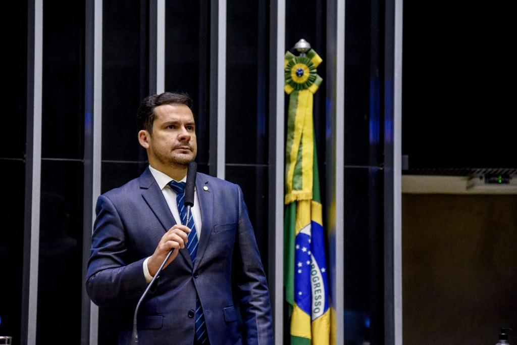 Em nota, Capitão Alberto Neto esclarece ausência em entrevista no Portal CM7 Brasil