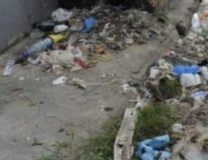 Corp0 é desovado ao lado de lixeira no bairro Tancredo Neves