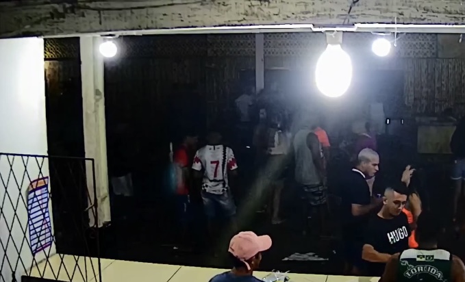 Militar é executad0 na frente da namorad4 no pagode; veja o vídeo