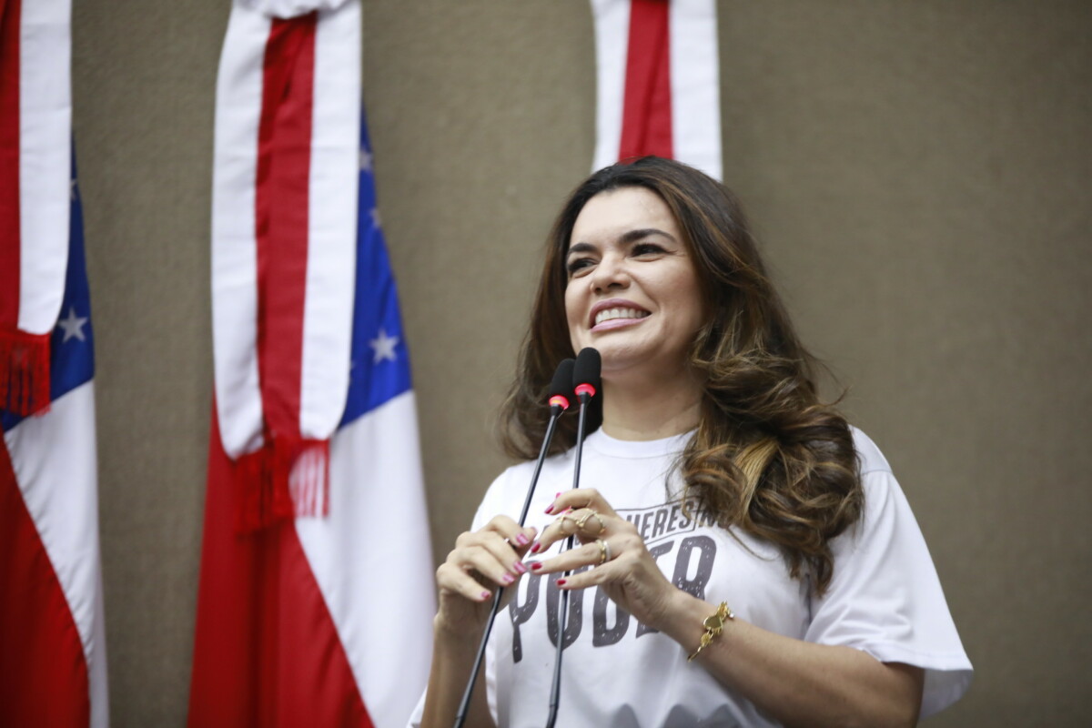 ‘Uma honra ser convidada para assumir a direção estadual do Podemos’, diz deputada Alessandra Campelo