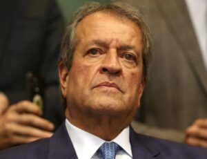 Hostilizar ministro não justifica busca e apreensão pela PF, diz Costa Neto