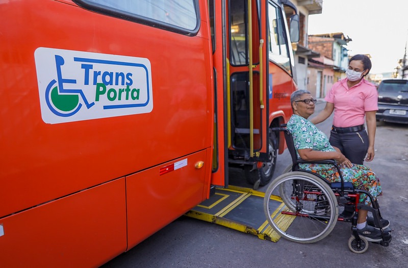 Serviço Transporta da Prefeitura de Manaus garante mobilidade e dignidade para cidadãos