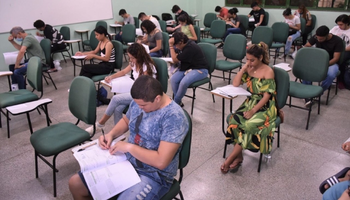 Prazo para solicitar isenção das taxas de inscrição do Vestibular e SIS da UEA termina nesta sexta-feira (28)