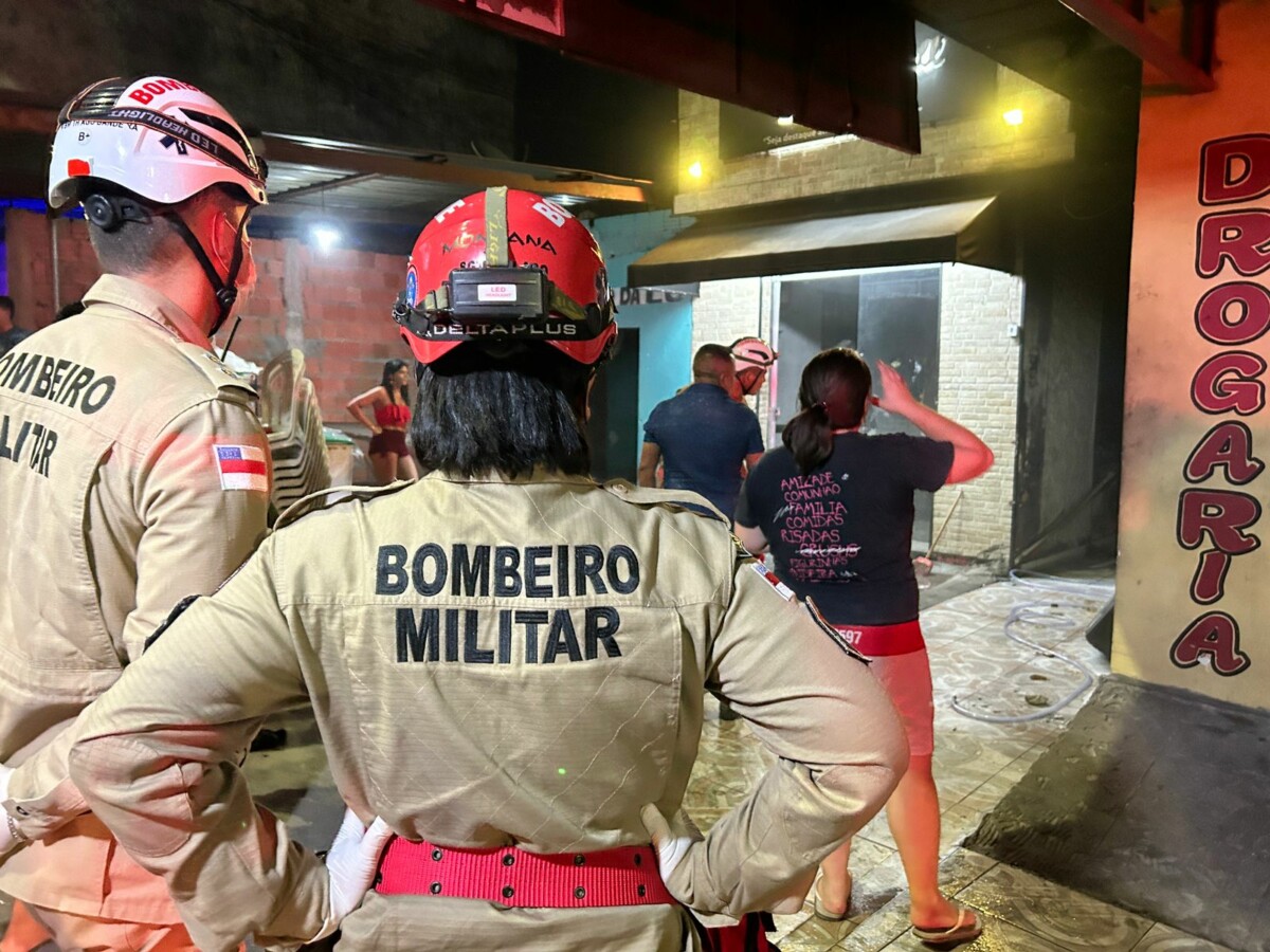 Incêndio e explosão em barbearia do Santa Etelvina deixa moradores em pânico; veja vídeo