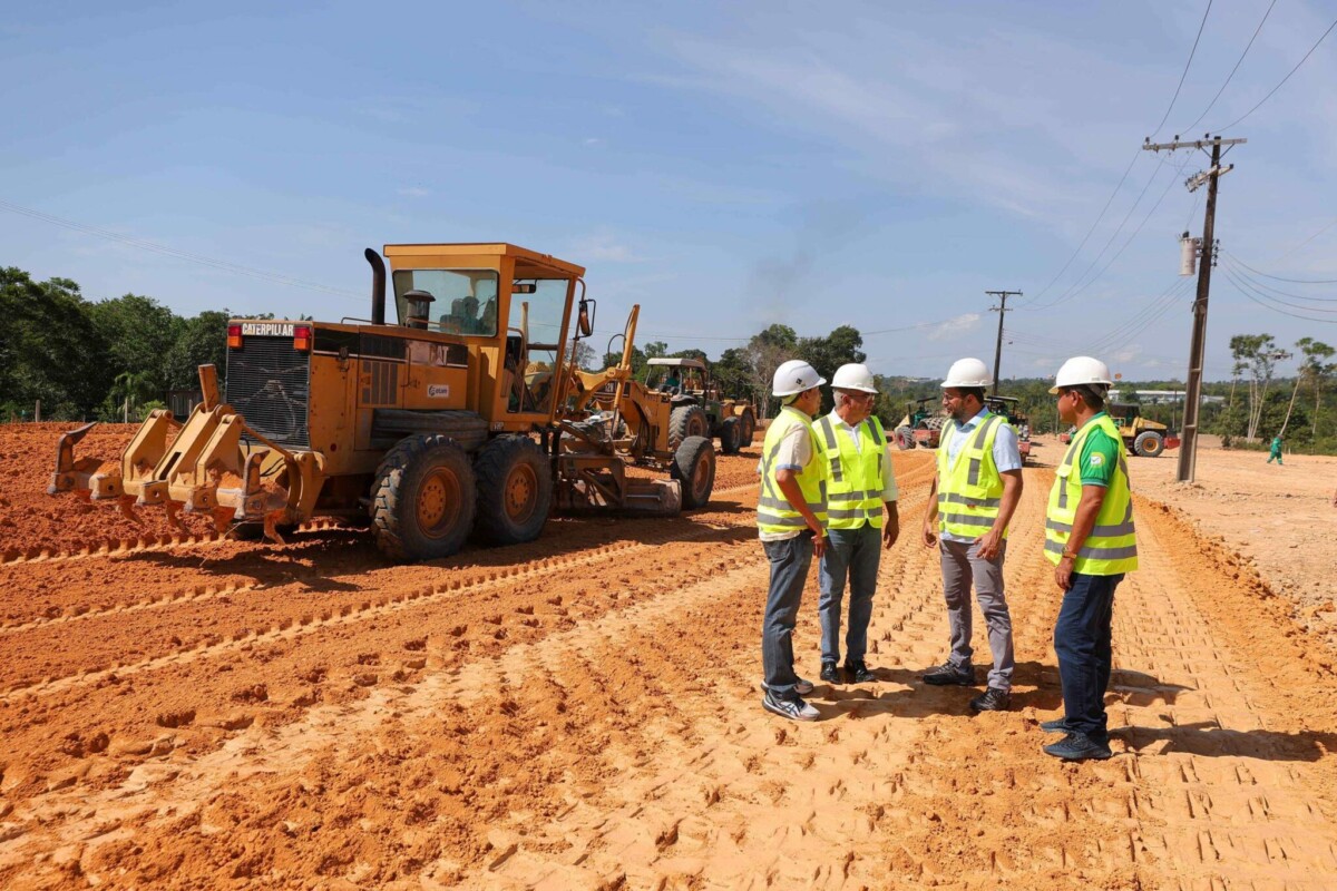 Wilson Lima vistoria obras de construção do Complexo Viário Anel Leste